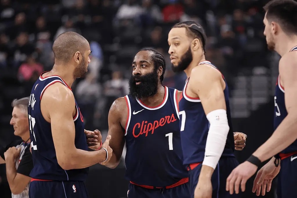 洛杉矶快船发布备战花絮；赛前手感冰凉；西甲任务艰巨；团队化学反应显著的简单介绍