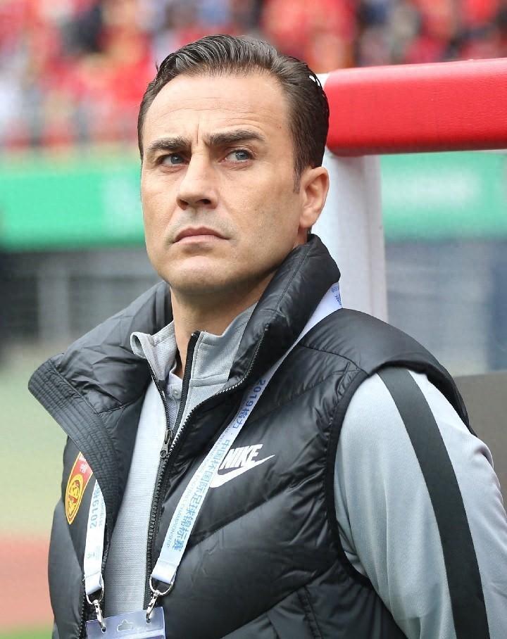 足总杯窗口期再迎强敌,法兰克福遗憾出局,主帅态度——球迷炸锅,赛程密集仍需轮换 足总杯窗口期再迎强敌,法兰克福遗憾出局,主帅态度——球迷炸锅,赛程密集仍需轮换